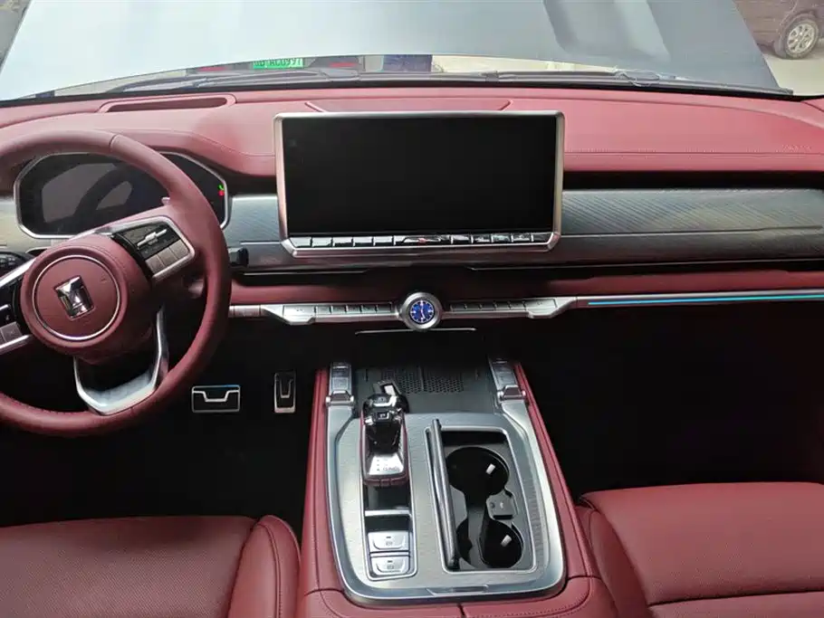 TANK TANK 700 NEW ENERGY