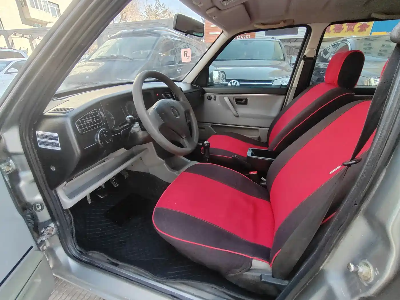 Volkswagen Jetta 2012 1.6L Commemorative Edition фото 7