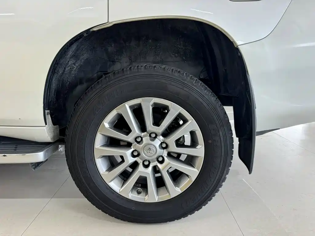 Toyota Prado 2020 2018 3.5L Automatic TX-L Rear-mounted Spare Tire
