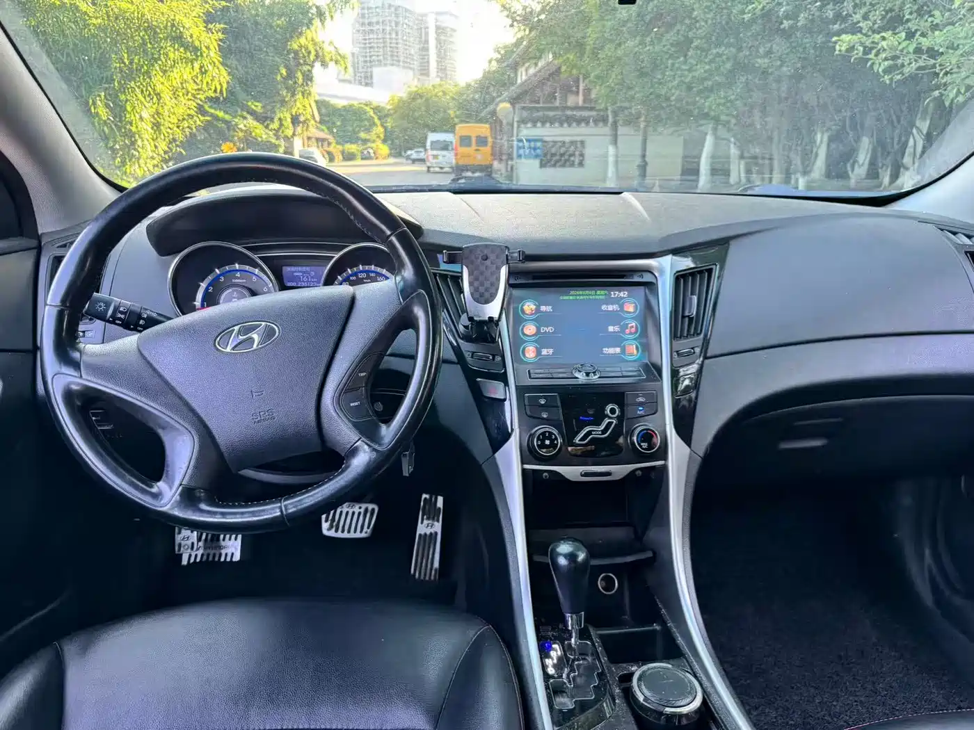 Фото 8 - Hyundai Sonata