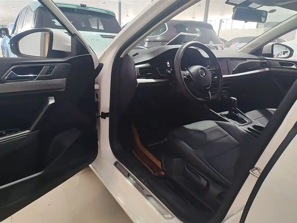 Volkswagen VW Lavida EV 2019 Premium Edition фото 16