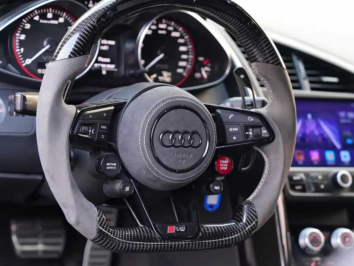 Photo 7 - Audi R8