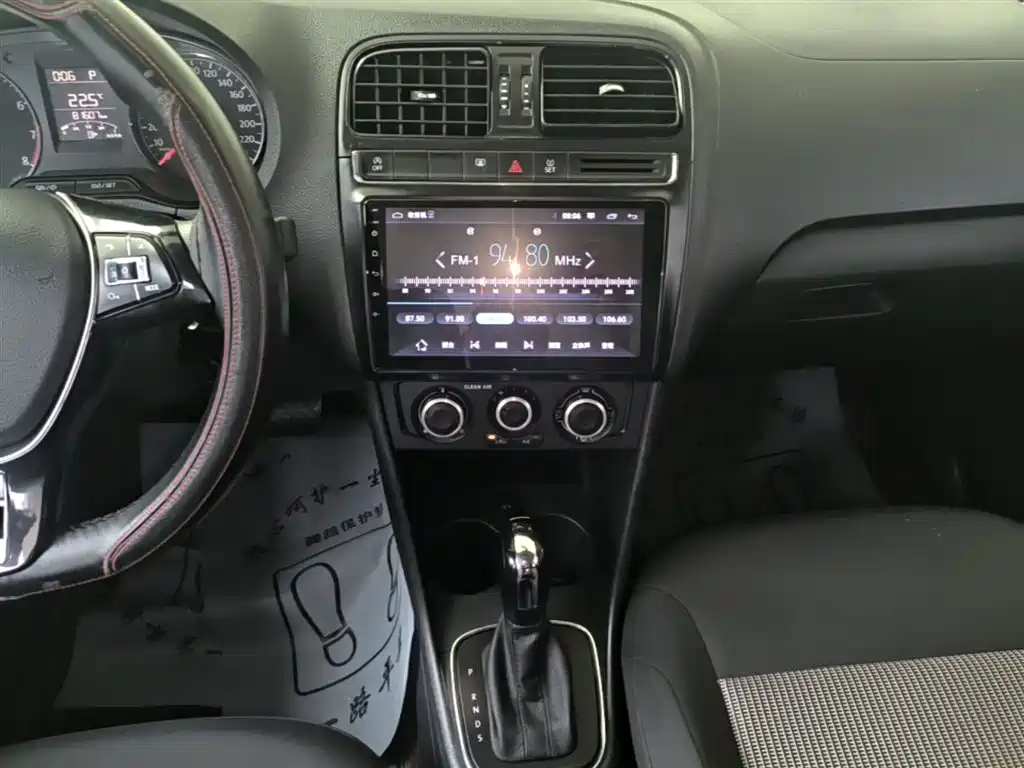 Volkswagen Polo 2018 1.5L Auto Safe Drive фото 13