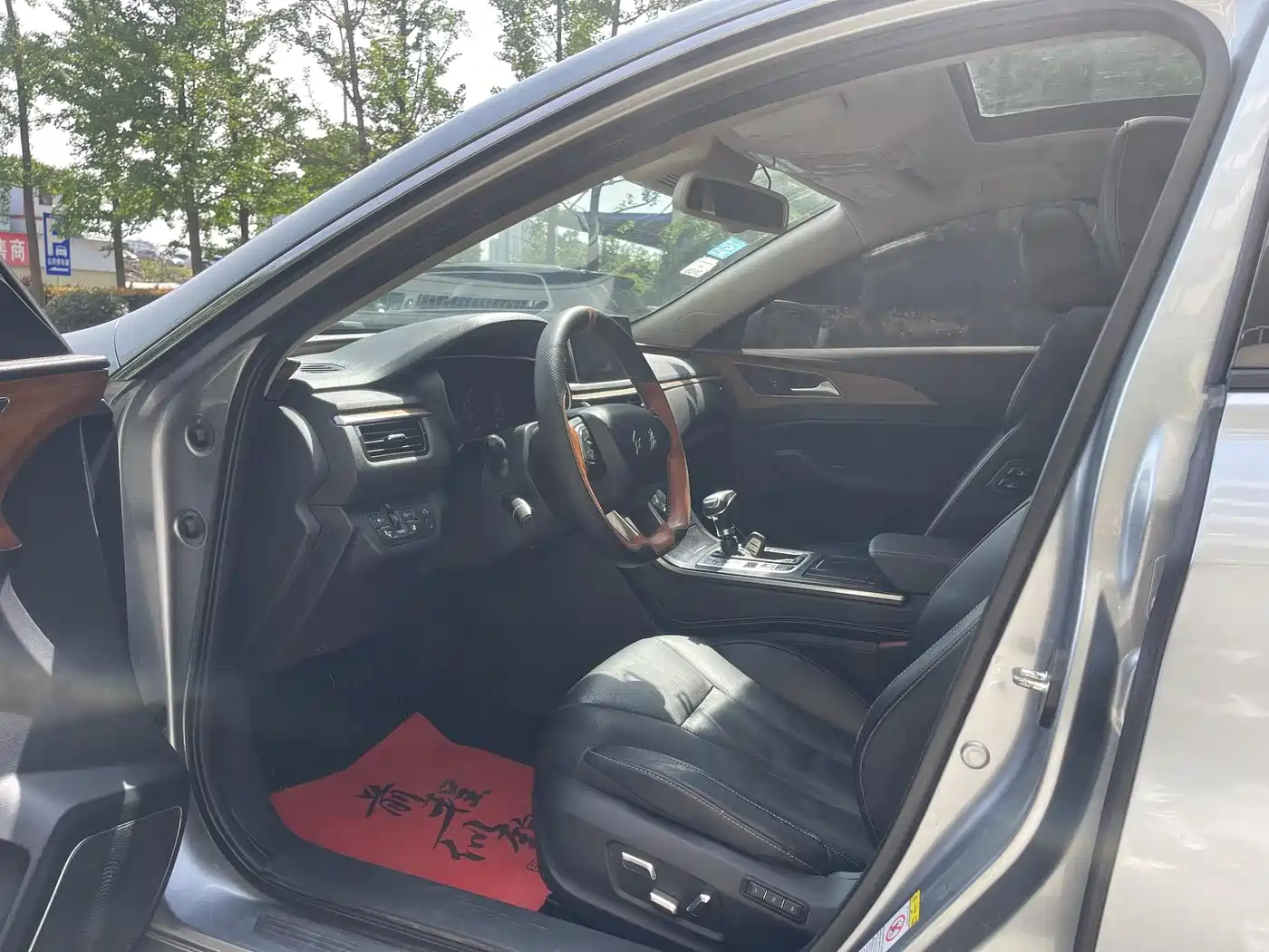 Hongqi H5 2018 30TD Smart Connected Royal Edition фото 9
