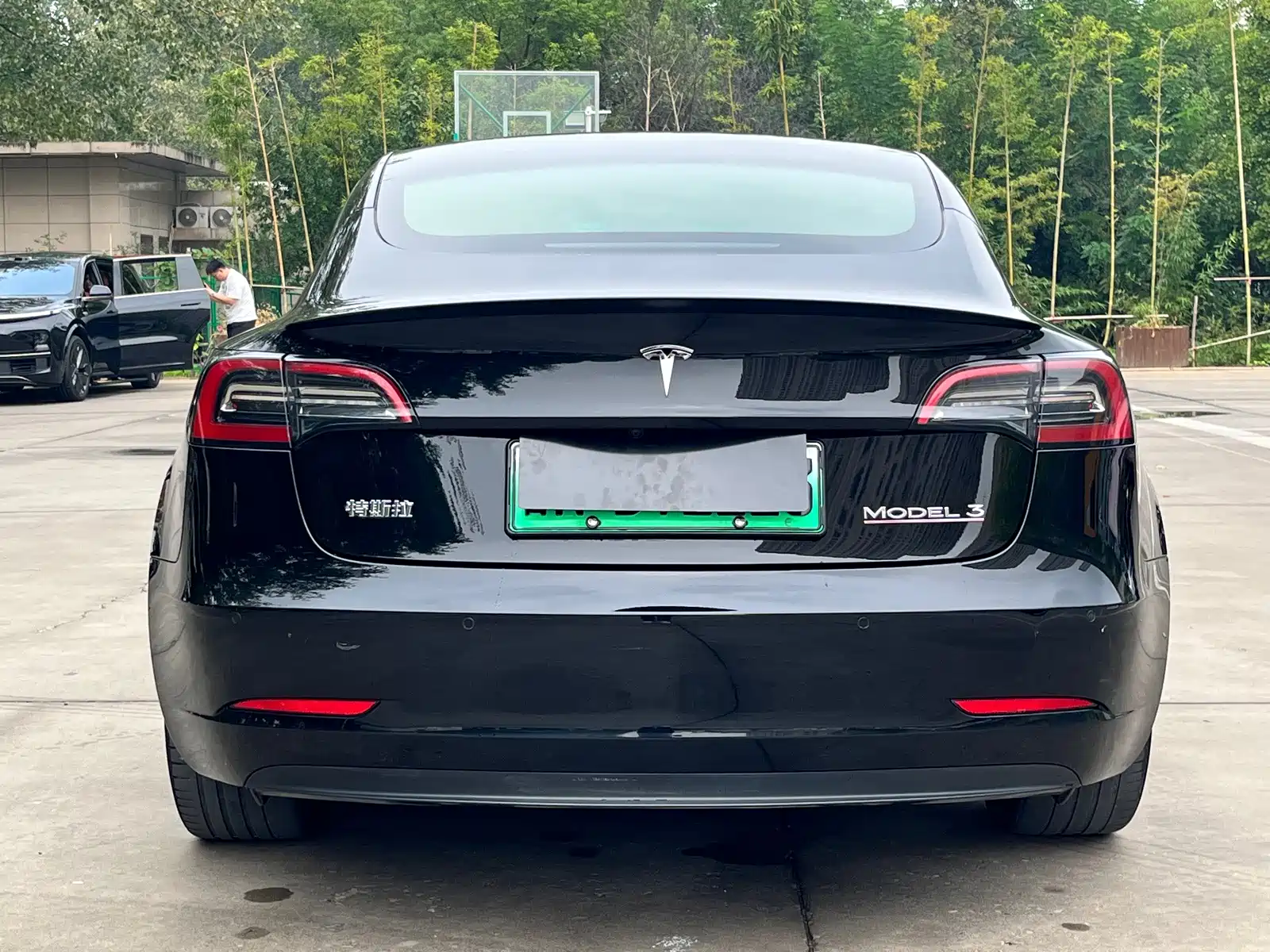 Фото 15 - Tesla Model 3