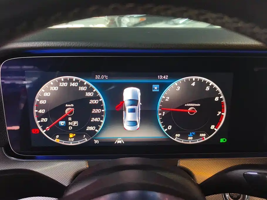 Mercedes-Benz E-Class (Import) 2019 Facelift E 300 Sport Edition фото 14