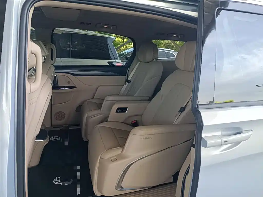 Buick GL8 New Energy 2025 Land Honor Premium Edition 7-Seater фото 17
