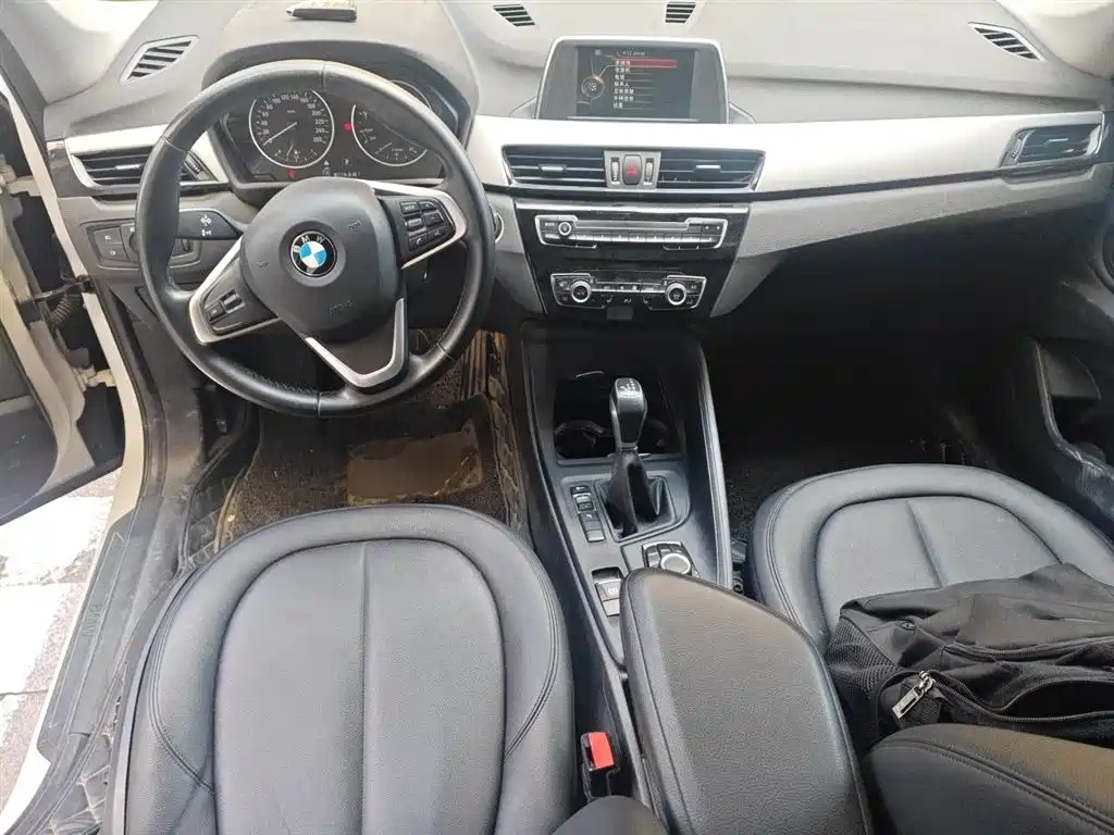 BMW X1 2016 sDrive18Li Premium Model фото 5