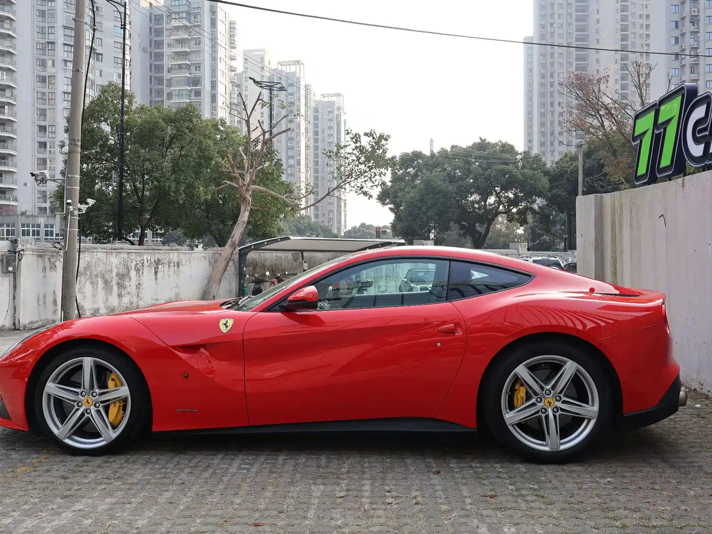 Ferrari F12berlinetta 2015 2013 6.3L Standard