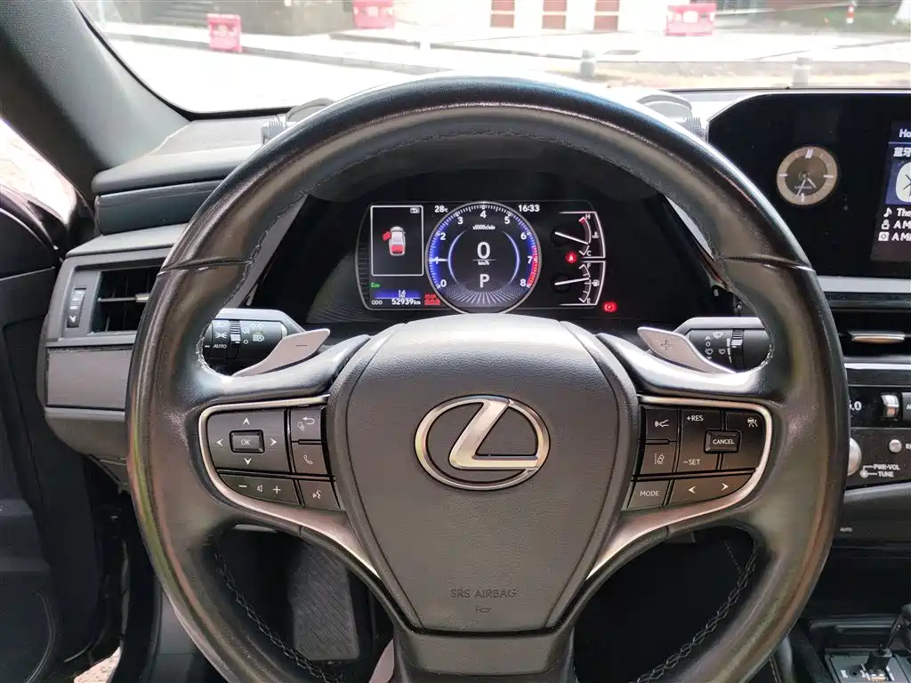 Lexus ES 2021 200 Excellence Edition фото 8