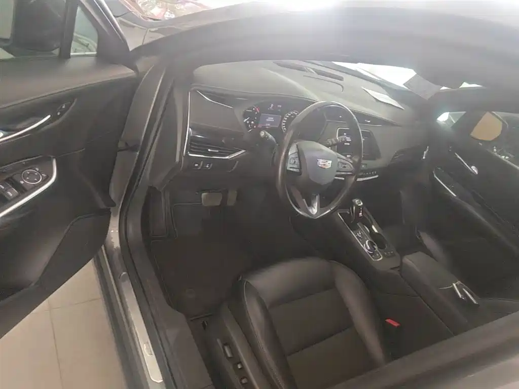 Cadillac XT4 2018 Model 28T 2WD Technology фото 16