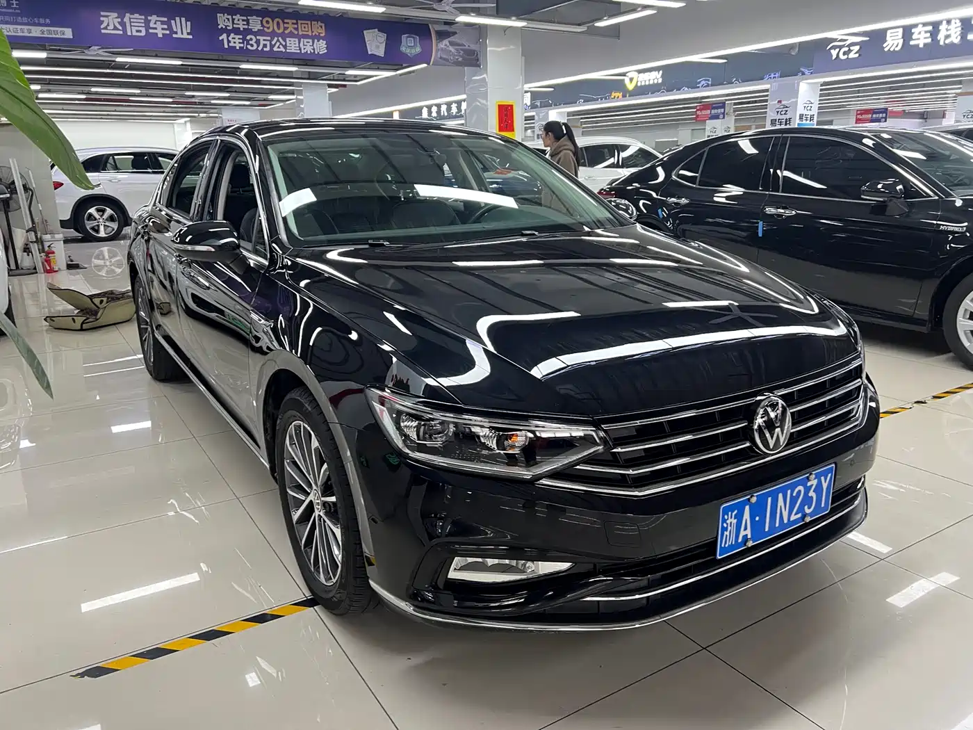Volkswagen Magotan 2020 330TSI DSG Luxury фото 3