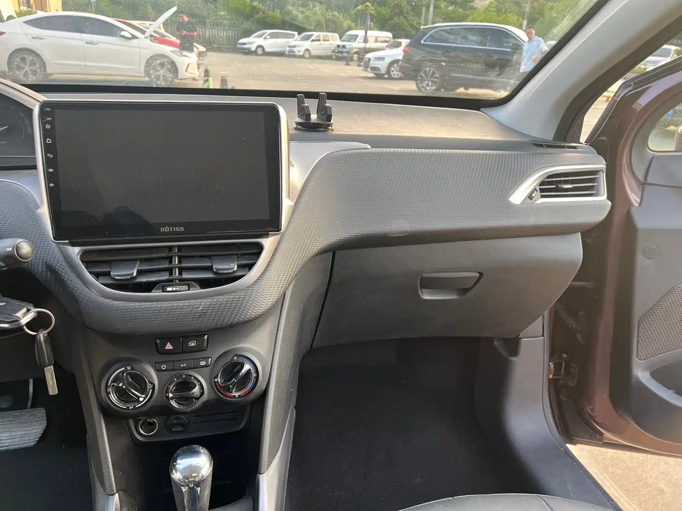 Peugeot 2008 2015 2014 1.6L Automatic Trend Edition