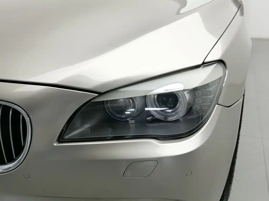 Photo 7 - BMW 7 Series