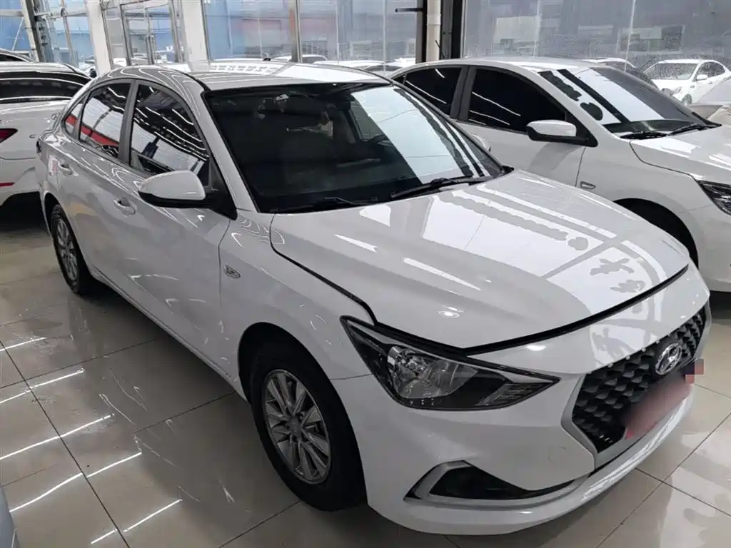 Hyundai Elantra 2018 1.6L Automatic Pleasing Edition GL China VI фото 4