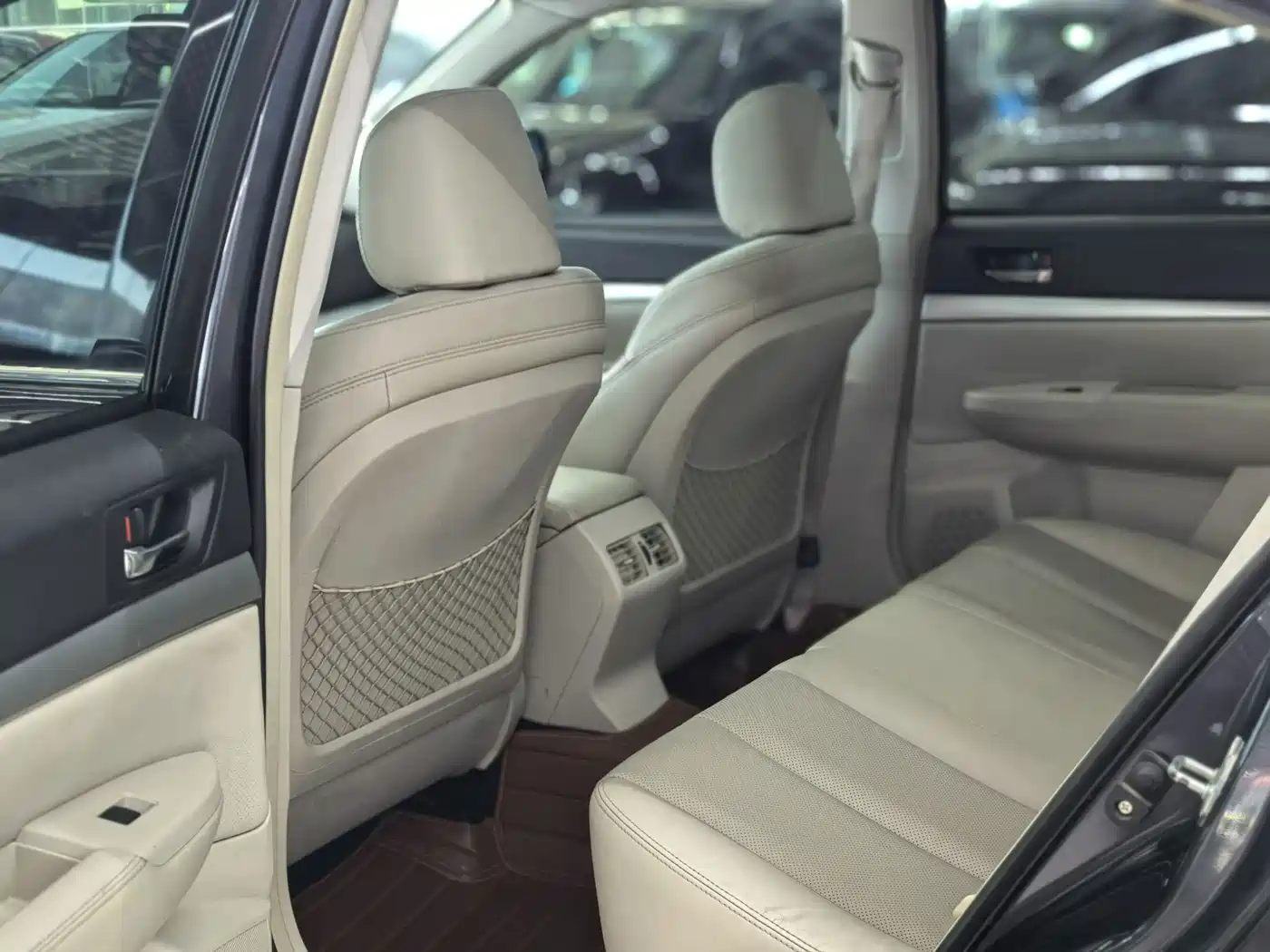 Subaru Legacy 2010 2010 Model 2.0i Luxury