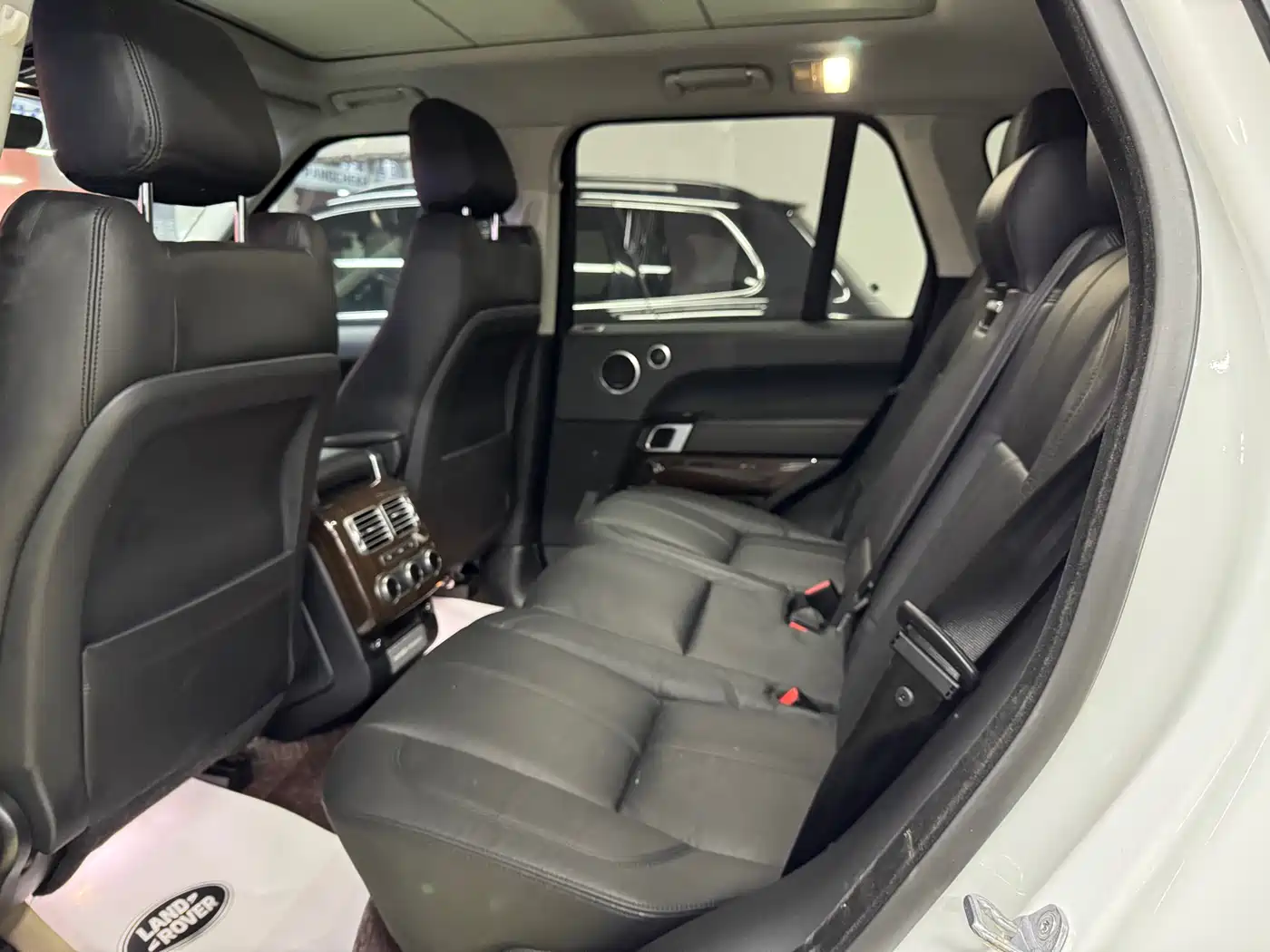 Land Rover Range Rover 2015 3.0 TDV6 Vogue фото 8