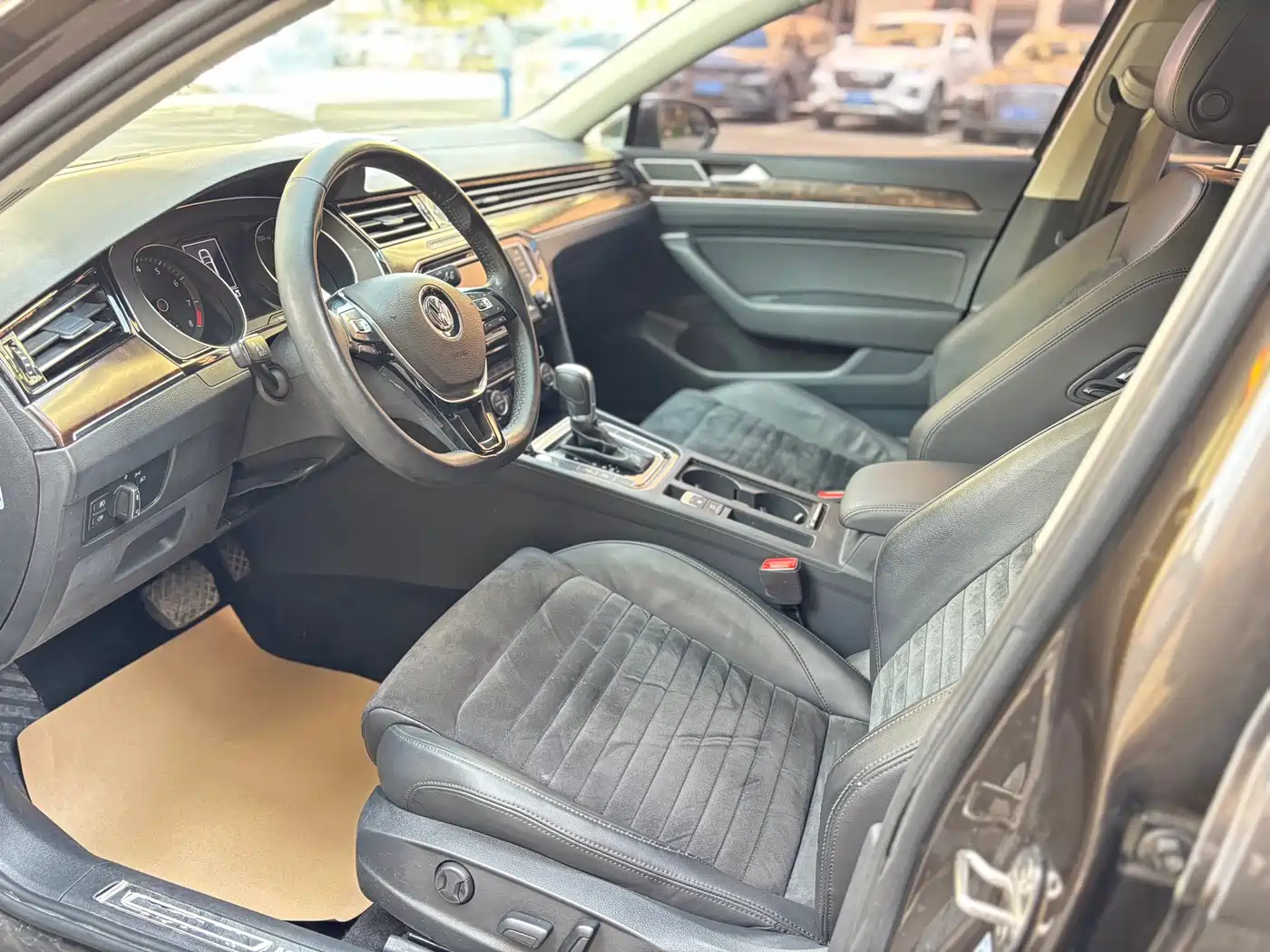 Volkswagen Magotan 2017 330TSI DSG Luxury фото 4