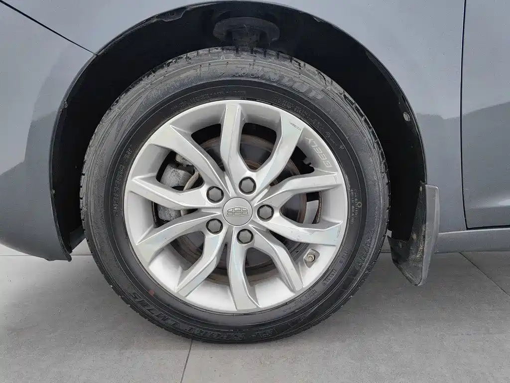 Фото 17 - Geely Emgrand GL