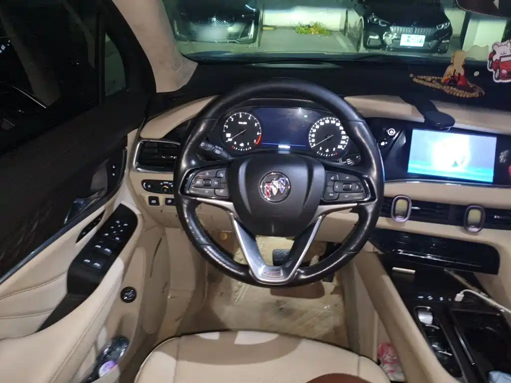 Фото 11 - Buick Enclave
