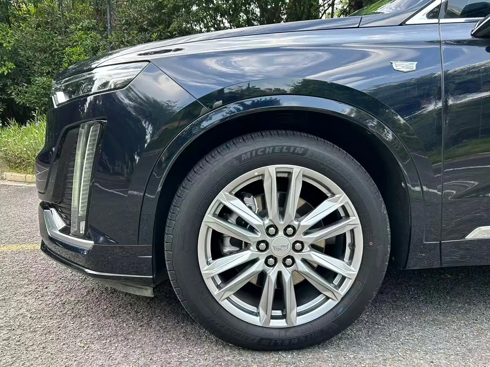 Фото 11 - Cadillac XT6