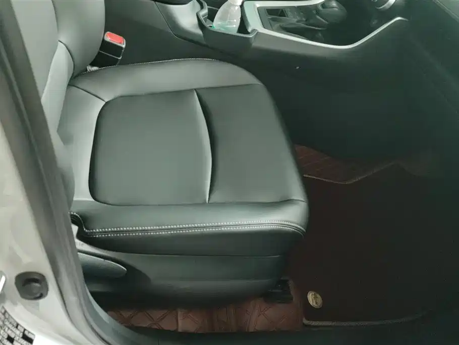Toyota RAV4 Rongfang 2020 2.0L CVT AWD Trend Edition фото 8