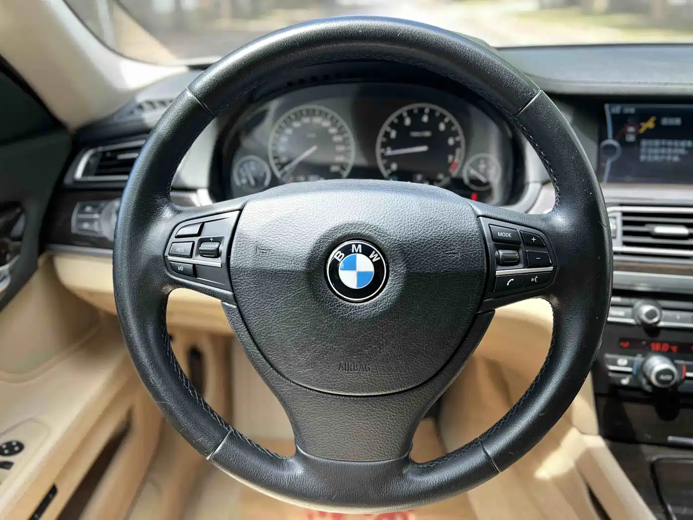 BMW 7 Series 2009 Model 740Li Leading Edition фото 15