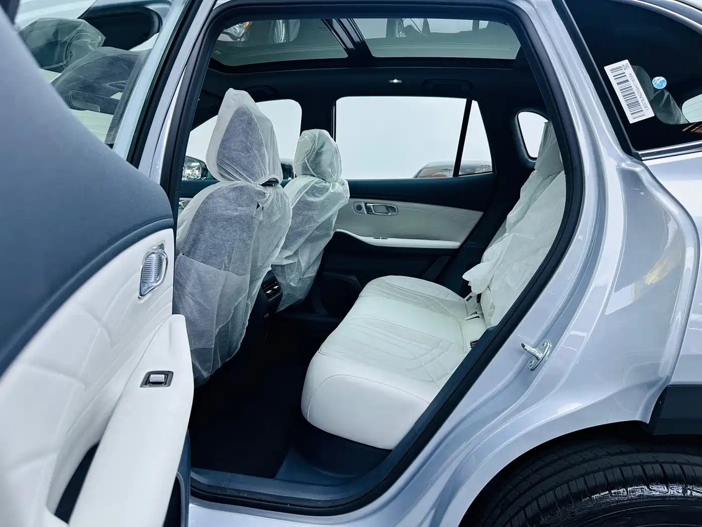 Geely Galaxy Galaxy Starship 7 EM-i 2025 Model 120km Explorer+ Edition фото 9