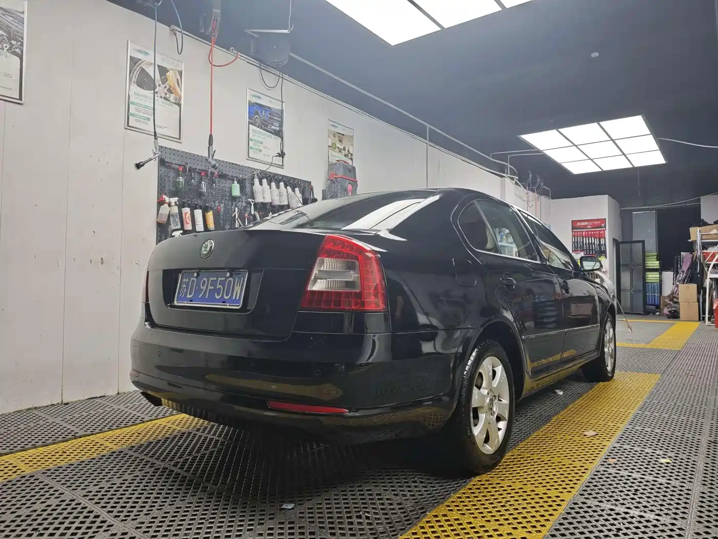 Škoda Octavia 2012 1.8TSI DSG Yijun Edition фото 8