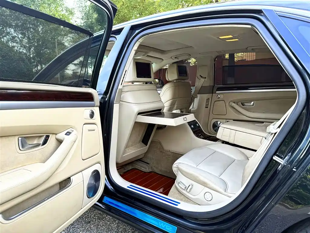 Фото 8 - Audi A8