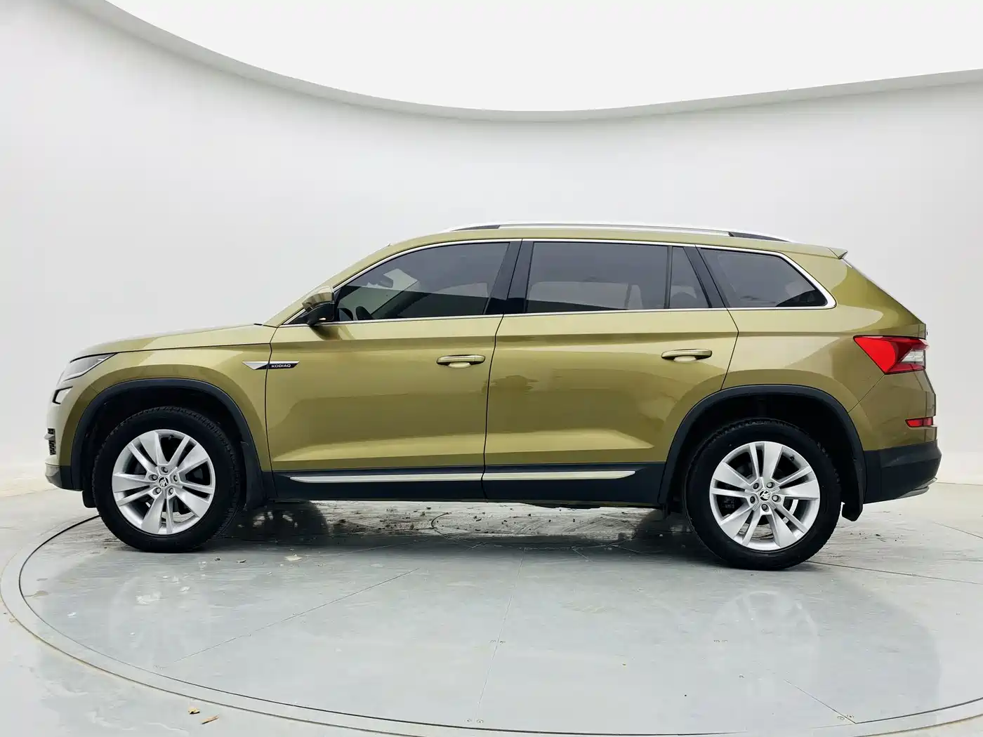 Škoda Kodiaq 2018 Facelift TSI330 7-seat 2WD Premium Luxury Edition фото 4