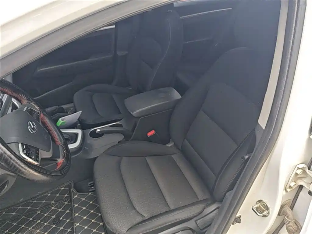 Hyundai Elantra 2016 Model 1.6L Automatic Smart Elite фото 15