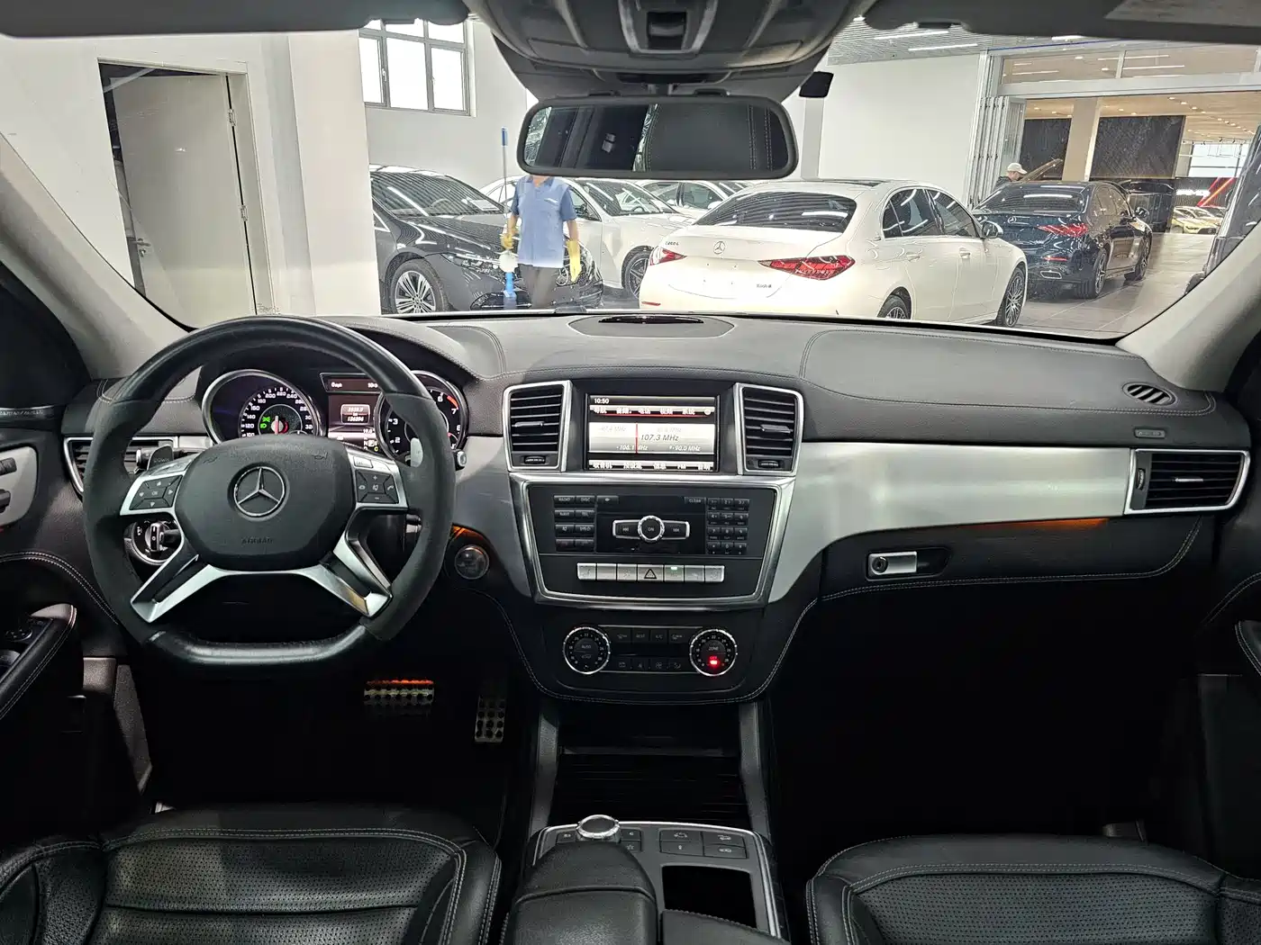 Mercedes-Benz M-Class AMG 2012 AMG ML 63 фото 7
