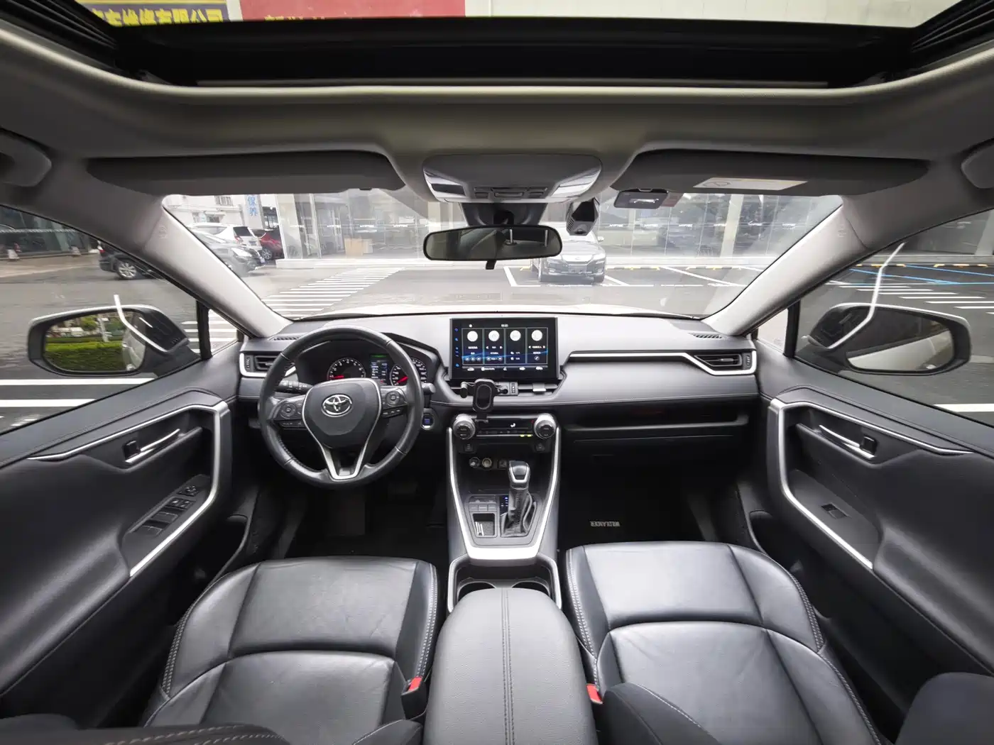 Toyota Wildlander 2022 2.0L CVT FWD Luxury Edition фото 6