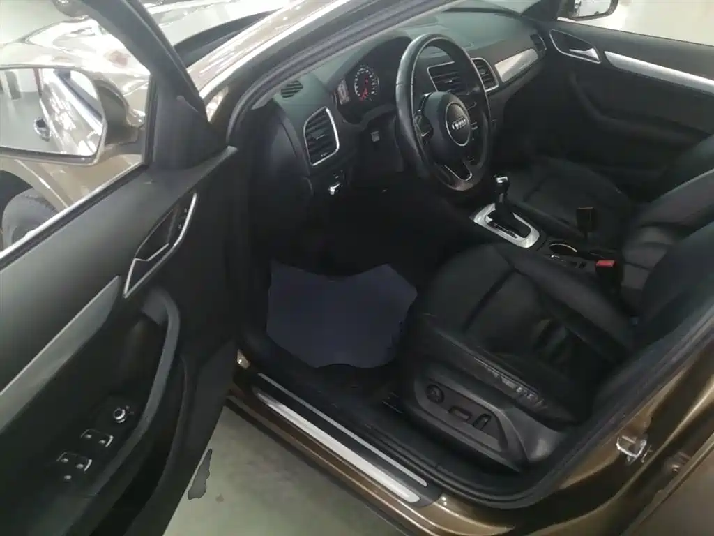 Audi Q3 2015 30 TFSI Comfort фото 16