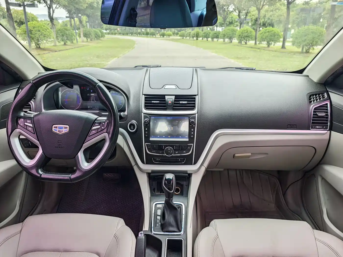 Фото 19 - Geely Emgrand