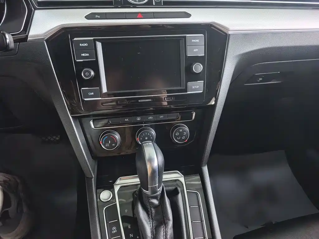 Volkswagen Magotan 2018 330TSI DSG Leading фото 7