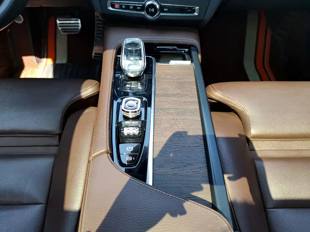 Фото 14 - Volvo S90