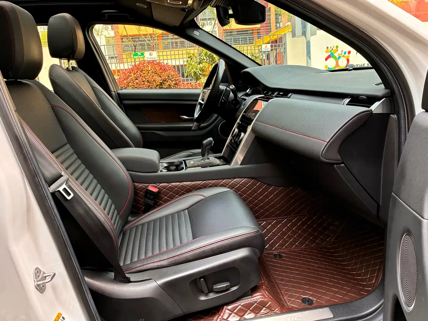 Land Rover Discovery Sport 2022 Model Facelift 249PS R-Dynamic S Performance Edition 5-seater фото 5