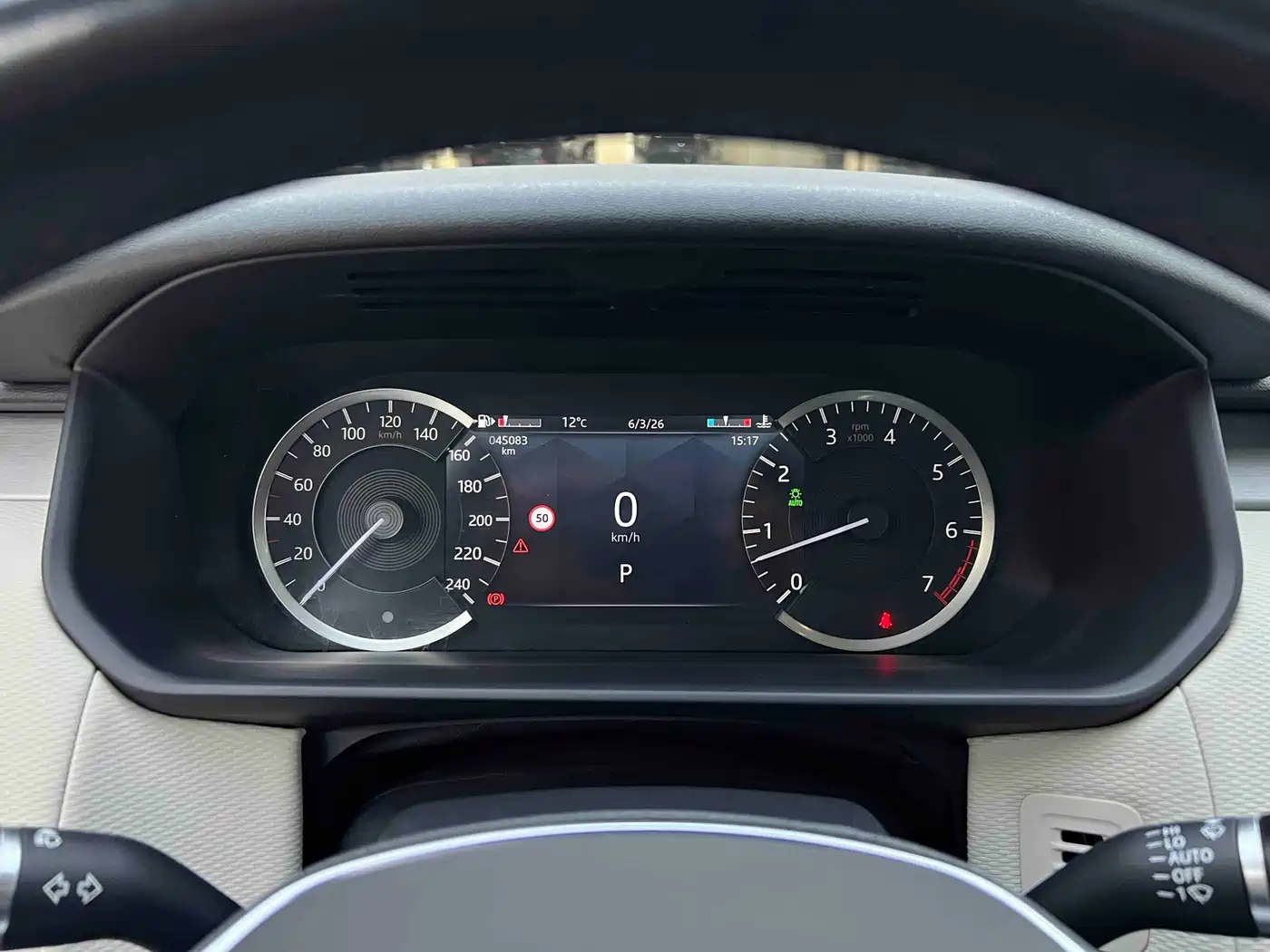 Land Rover Discovery 2023 360PS R-Dynamic S фото 12