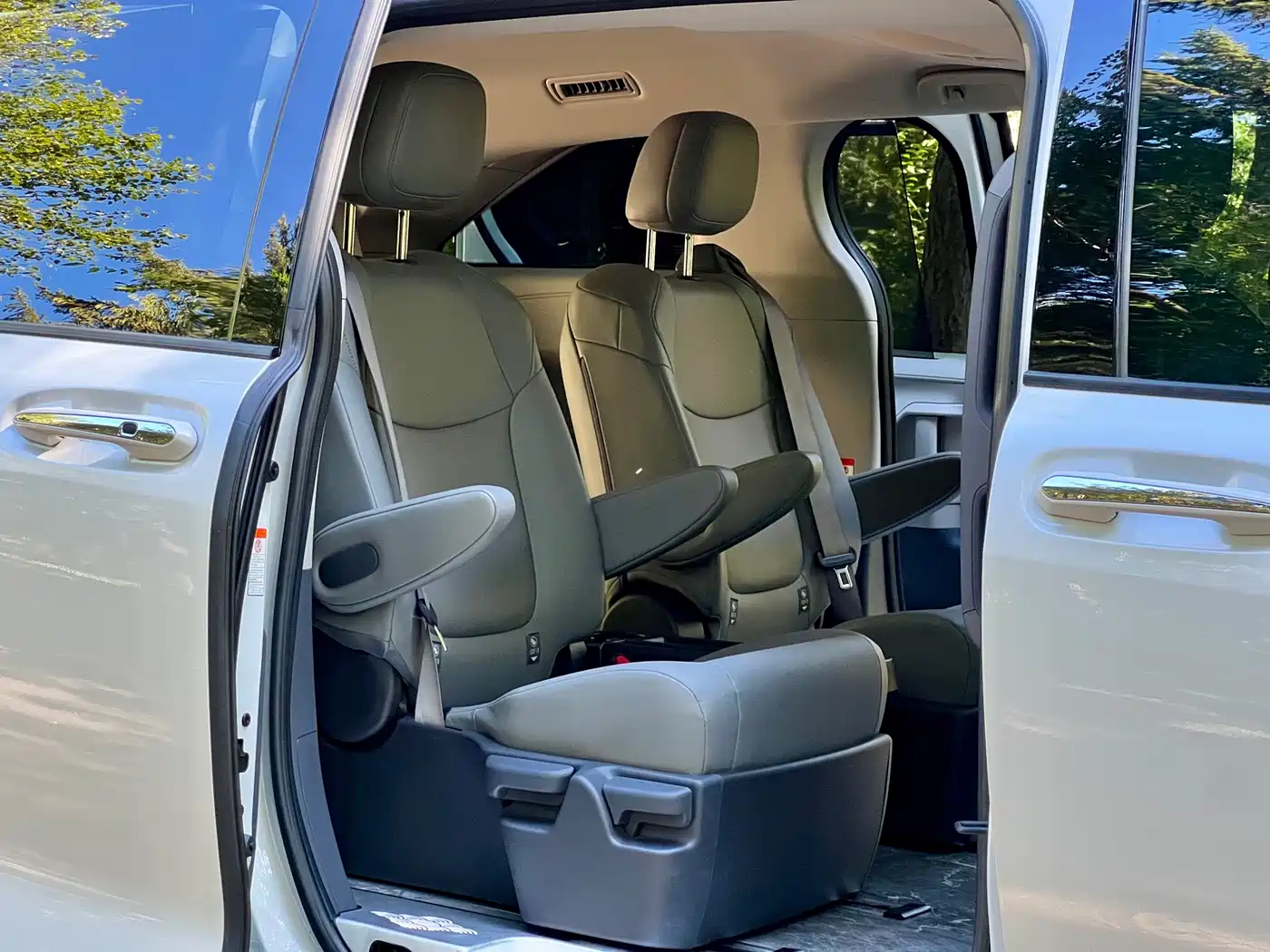 Toyota Granvia 2025 2024 2.5L Hybrid Comfort
