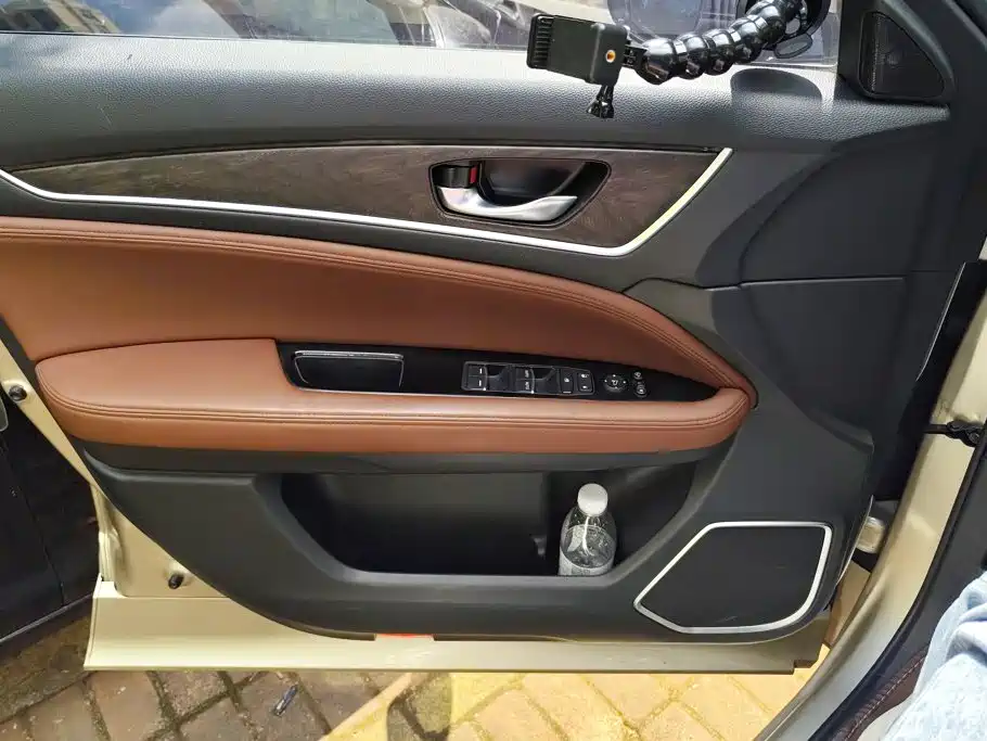 Фото 7 - Honda UR-V