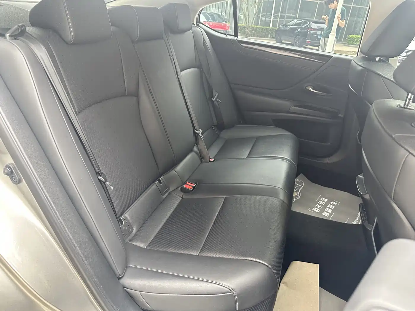 Lexus ES 2020 Model 300h Excellence Edition фото 7