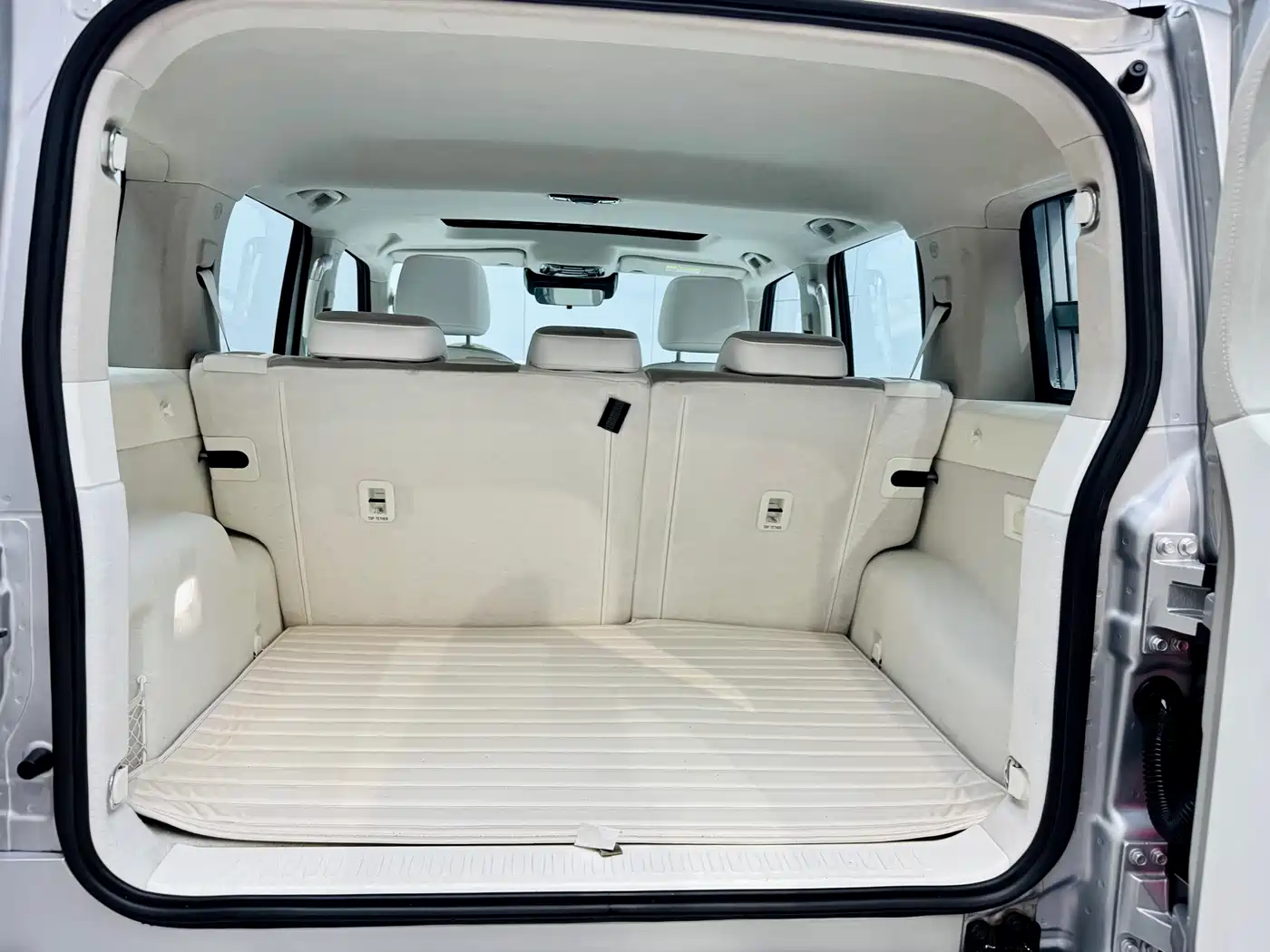 TANK CO CREATION TANK 300