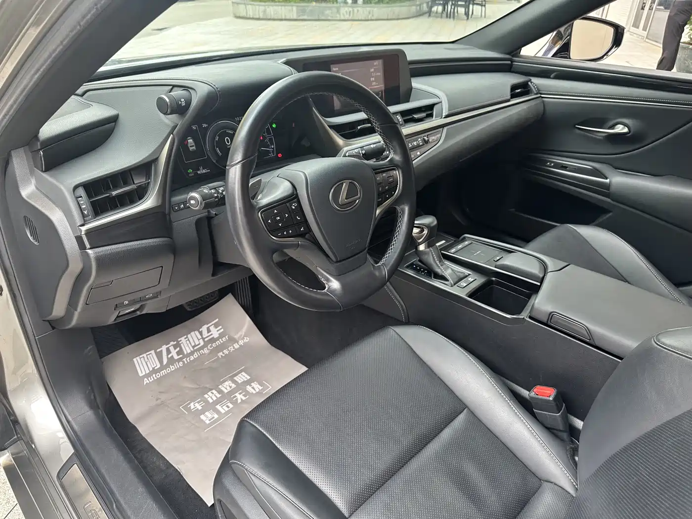 Lexus ES 2020 Model 300h Excellence Edition фото 13