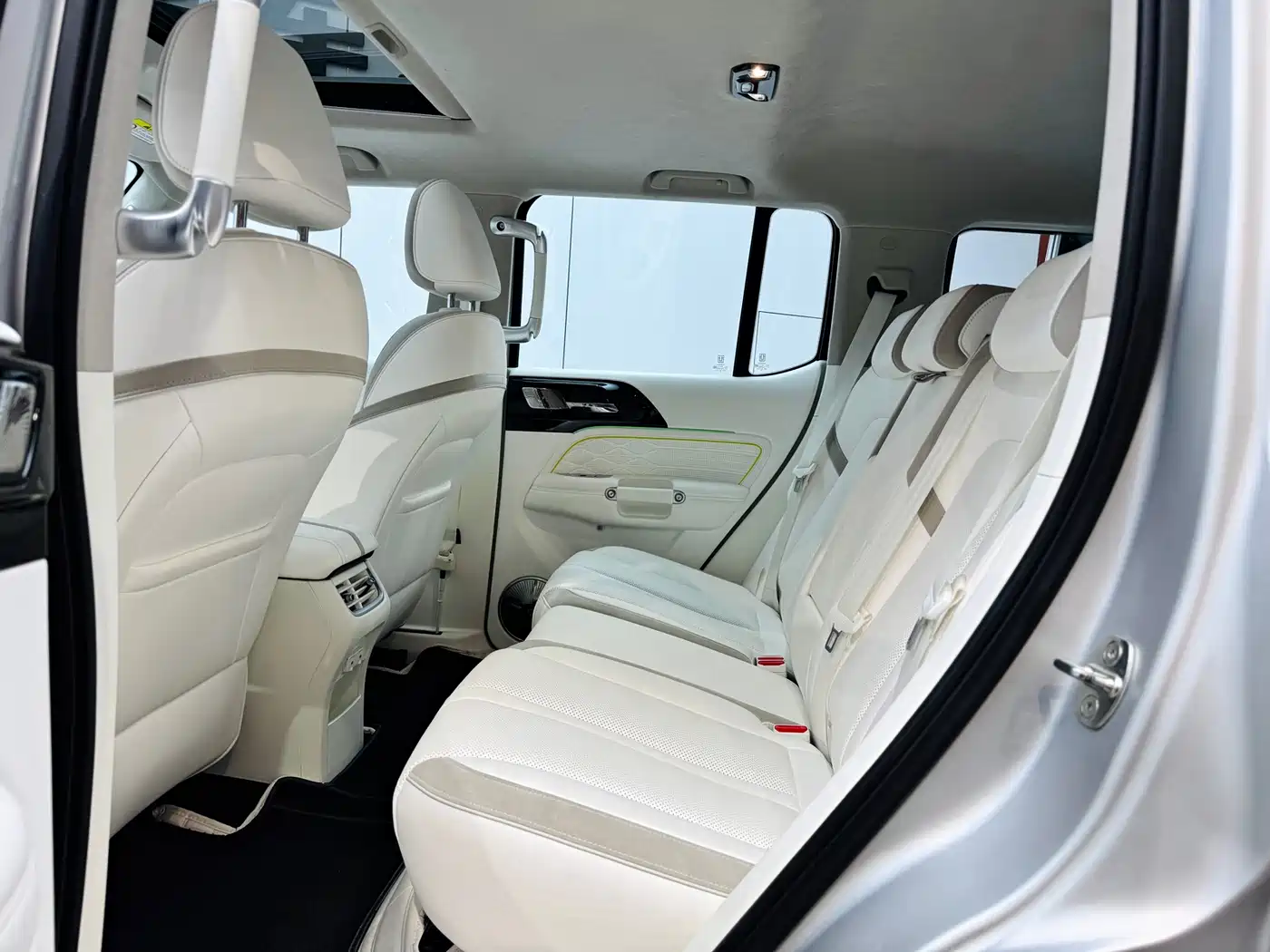 TANK CO CREATION TANK 300