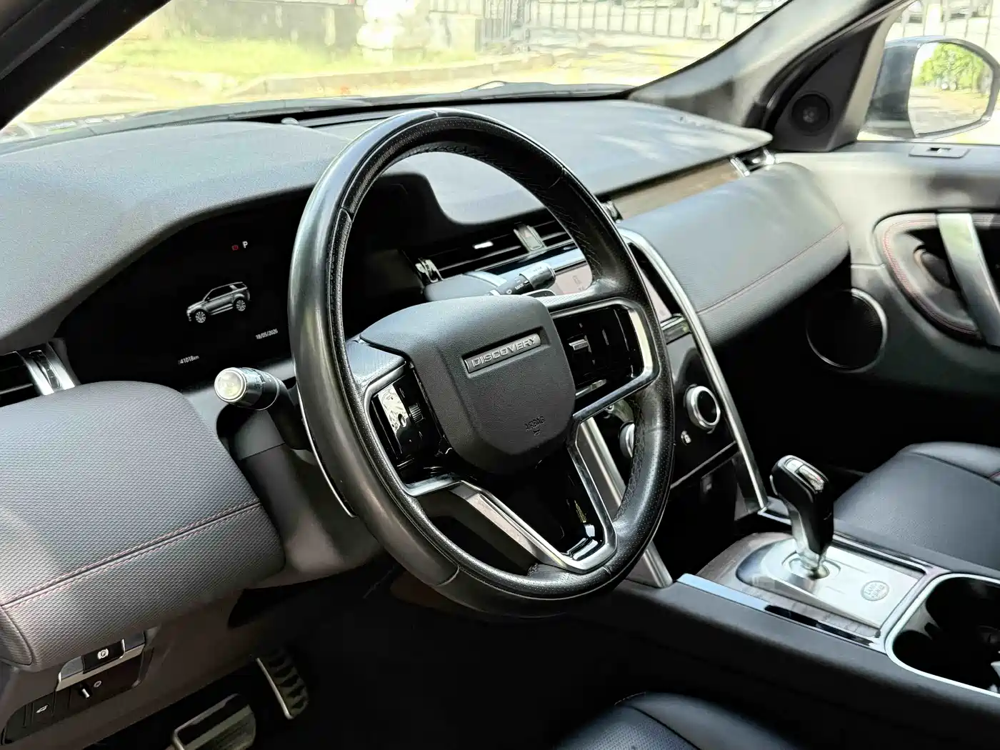 Land Rover Discovery Sport 2022 Model 249PS R-Dynamic S Performance Edition 5-Seater фото 12