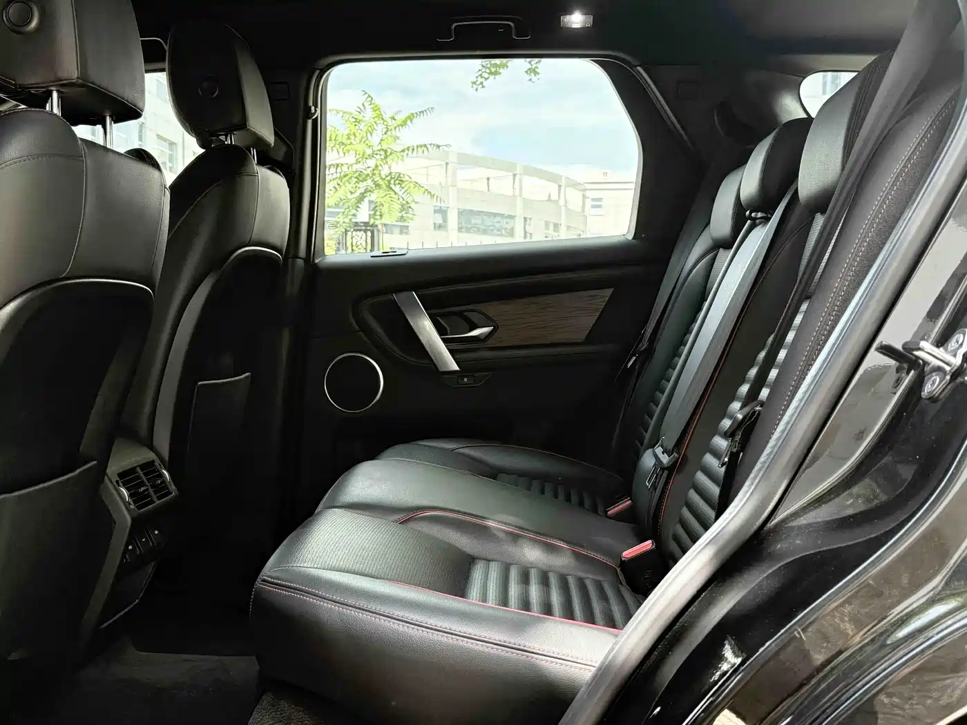 Land Rover Discovery Sport 2022 Model 249PS R-Dynamic S Performance Edition 5-Seater фото 10