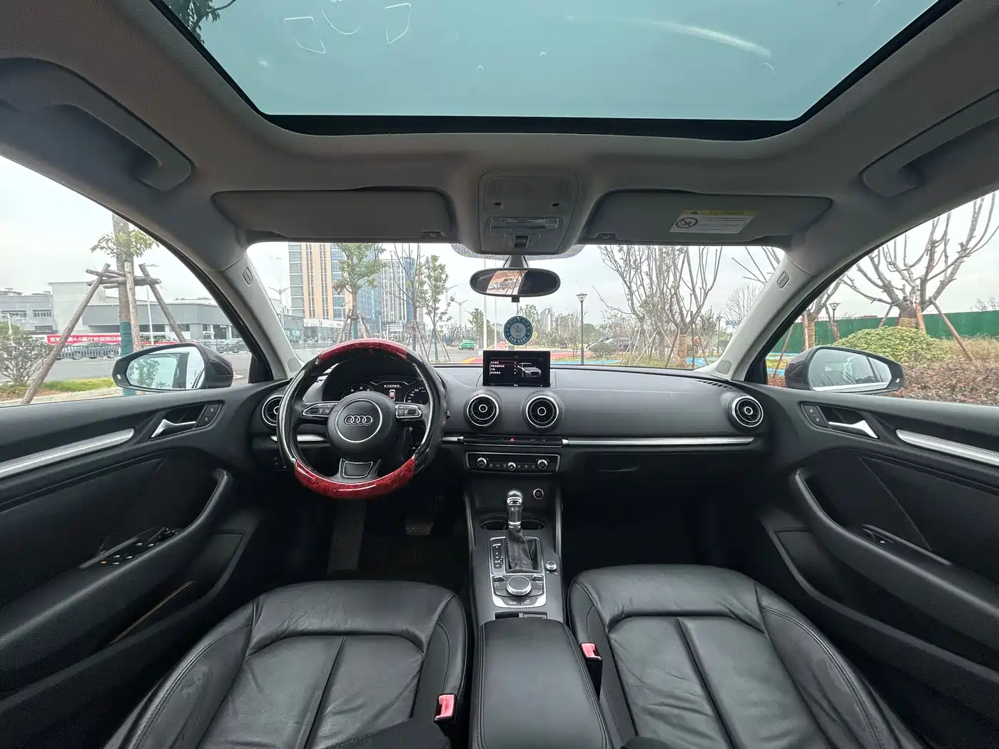 Audi A3 2015 Limousine 40 TFSI Automatic Comfort фото 5