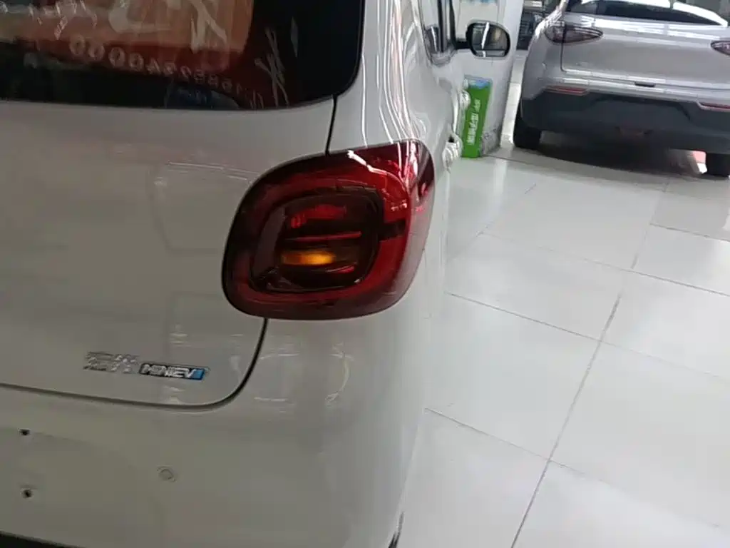 Wuling Motors Hongguang MINIEV 2026 2025 4-Door Advanced